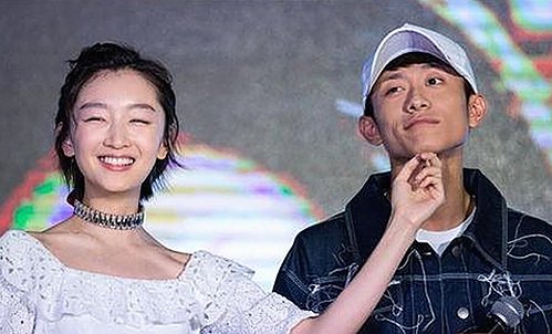 揭秘娱乐圈真相：明星背后不为人知的故事与网络热议事件